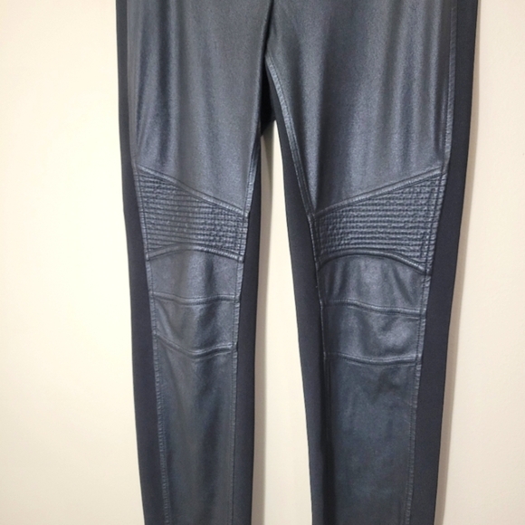 BCBGMaxAzria Women's Black Moto Faux Leather Pull On leggings Size M - Picture 6 of 14